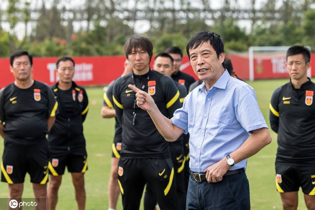 擅长幽默风格的矢口史靖，将通过这部电影带领观众短暂逃离都市，忘却烦恼